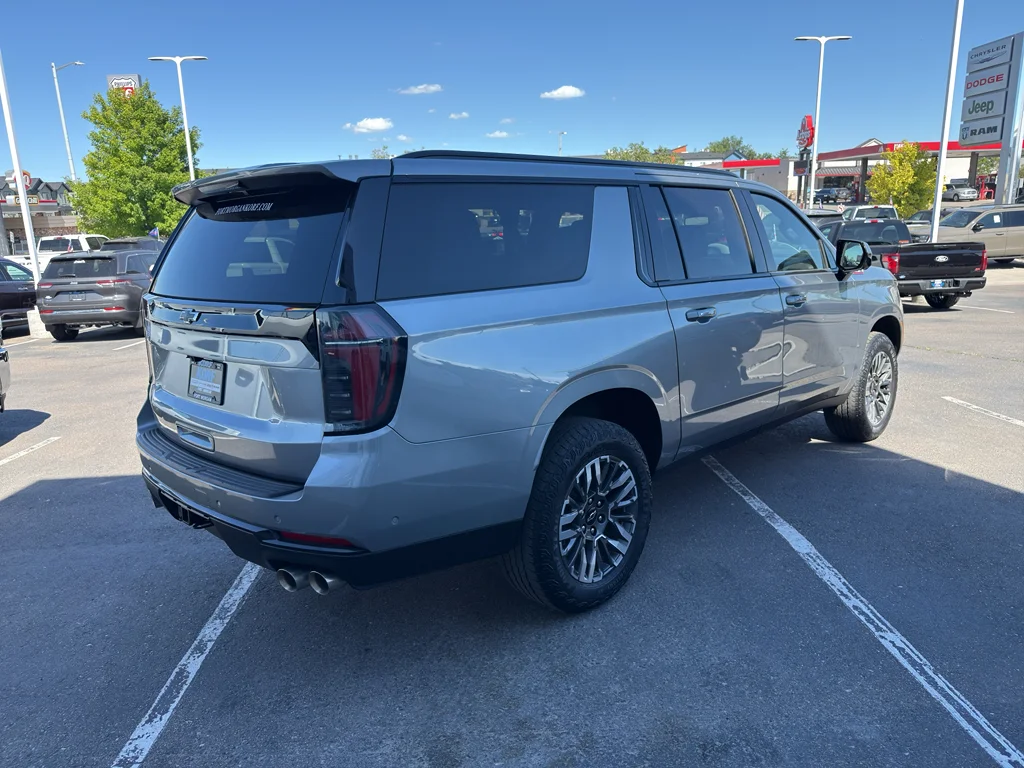 Used 2025 Gray Chevrolet Z71 image 5
