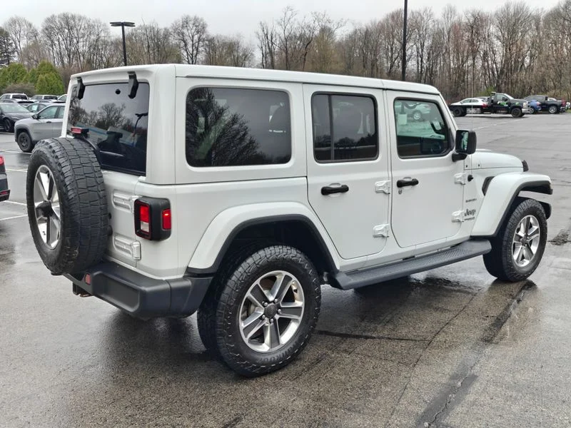 Used 2019 White Jeep Unlimited Sahara image 5