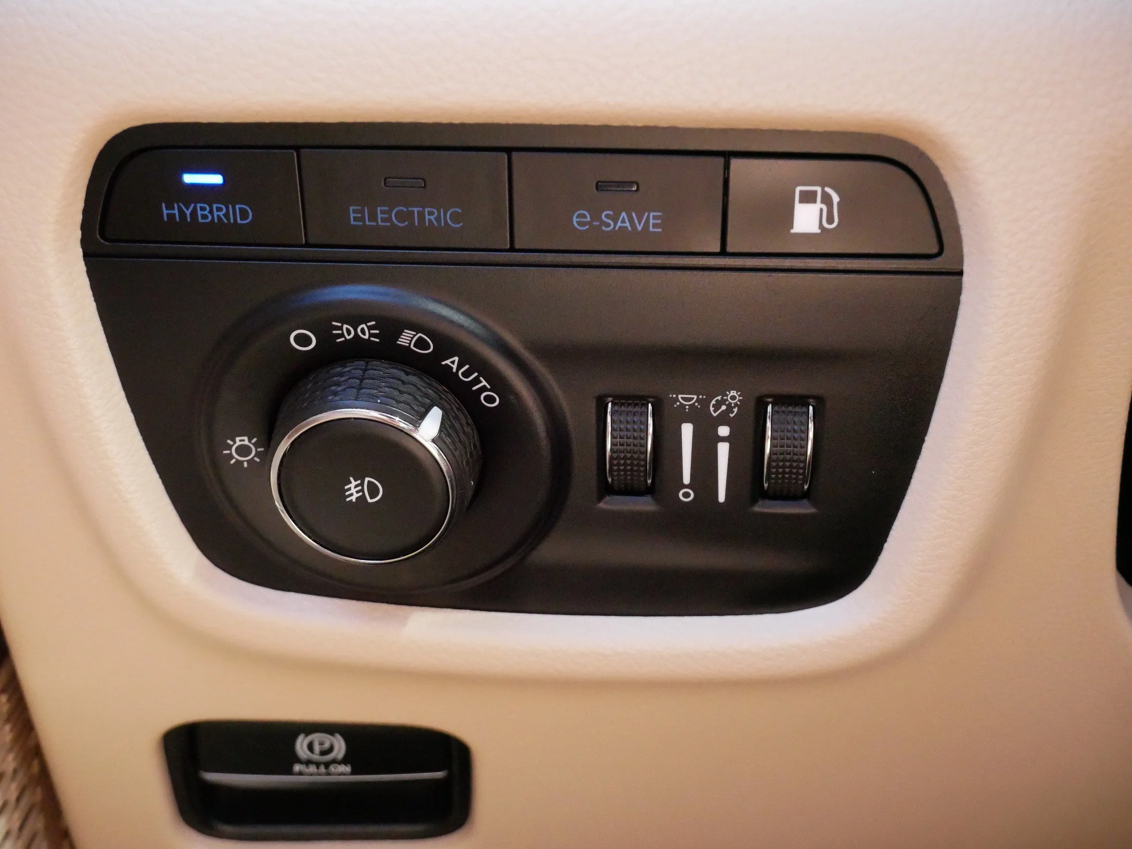 Used 2022 Velvet Red Pearlcoat Jeep  image 27