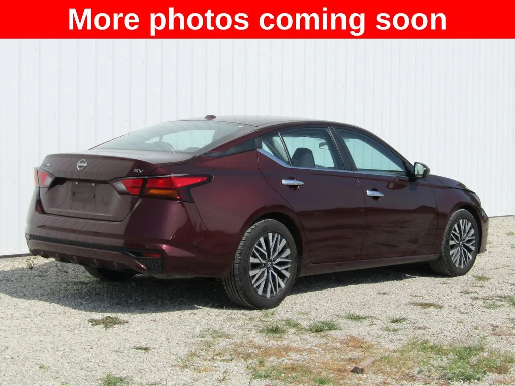 Used 2024 Red Nissan 2.5 SV image 3