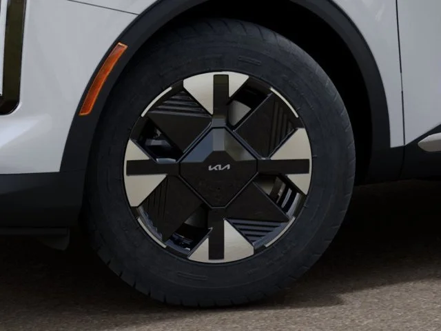 New 2027 Snow White Pearl Kia LX image 9