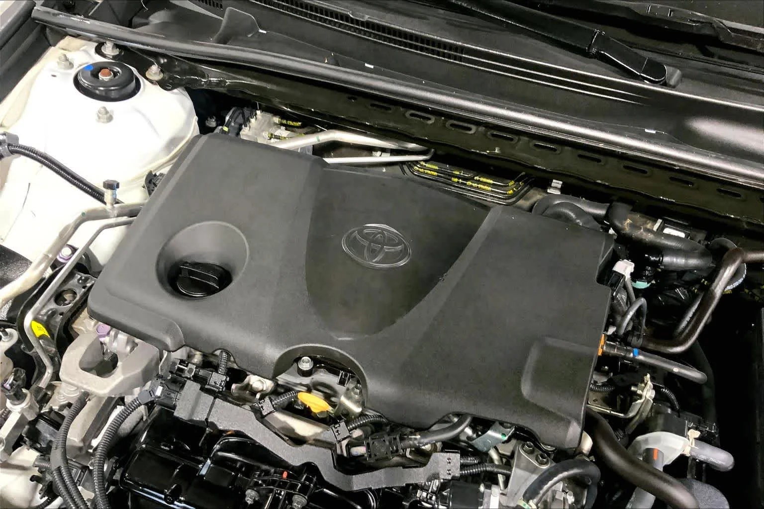 Used 2024 Ice Cap Toyota SE image 33