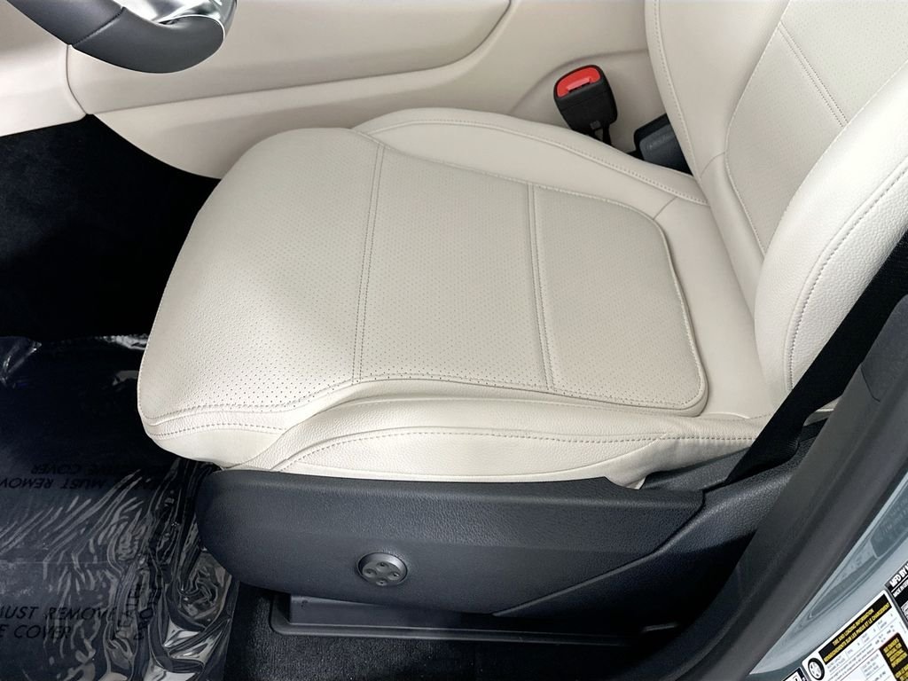 New 2026 Verde Silver Metallic Mercedes-Benz GLC 300 image 20