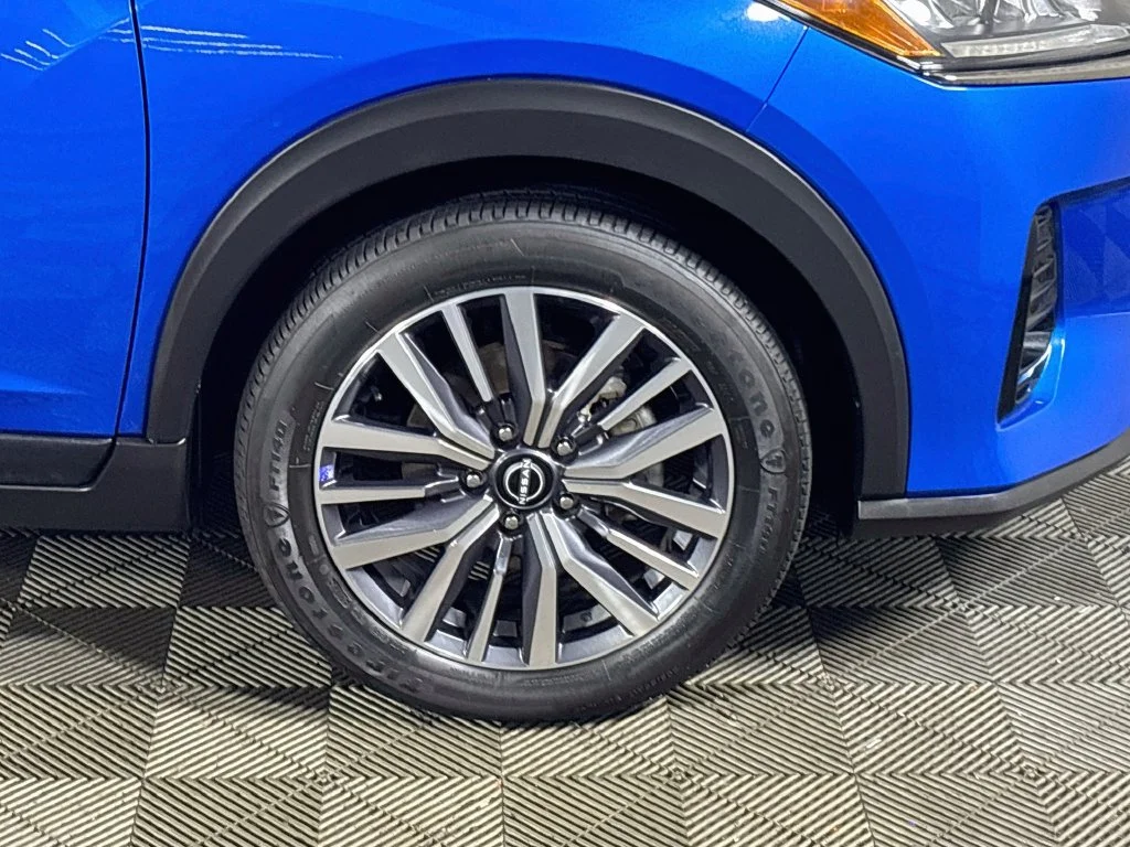 Used 2024 Blue Nissan SR image 22