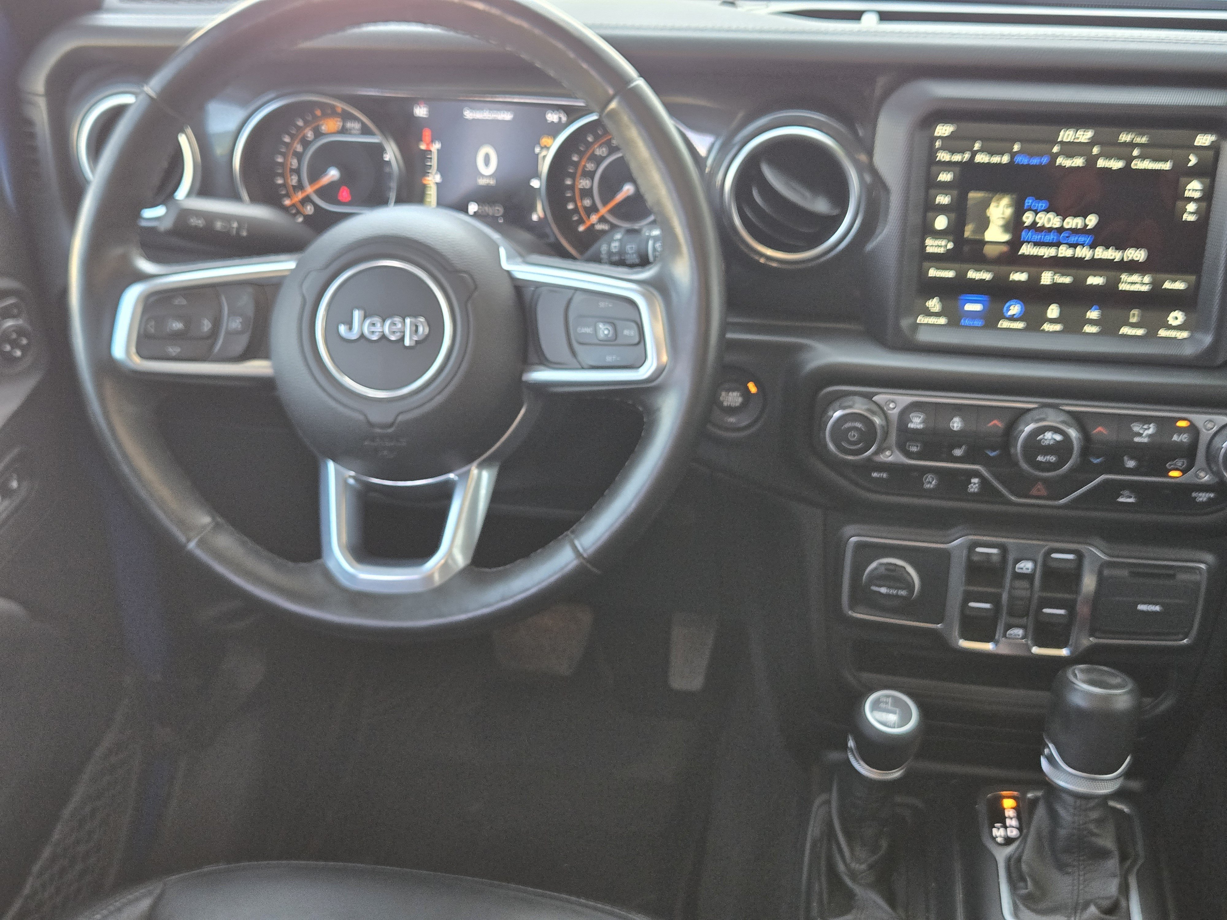 Used 2021 Hydro Blue Pearlcoat Jeep Unlimited Sahara Altitude image 25