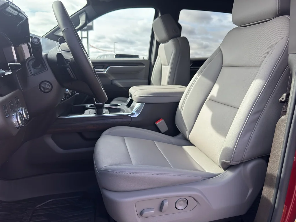2026 GMC Sierra 1500 SLT - Photo 13