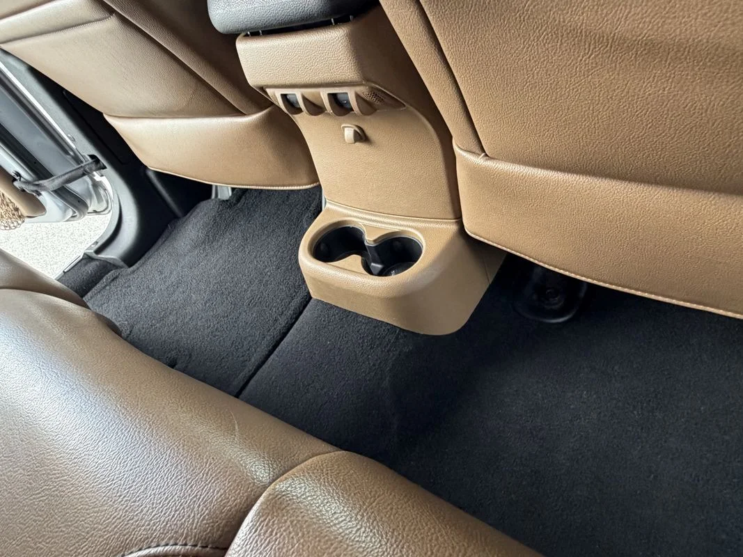 Used 2013  Jeep Sahara image 27