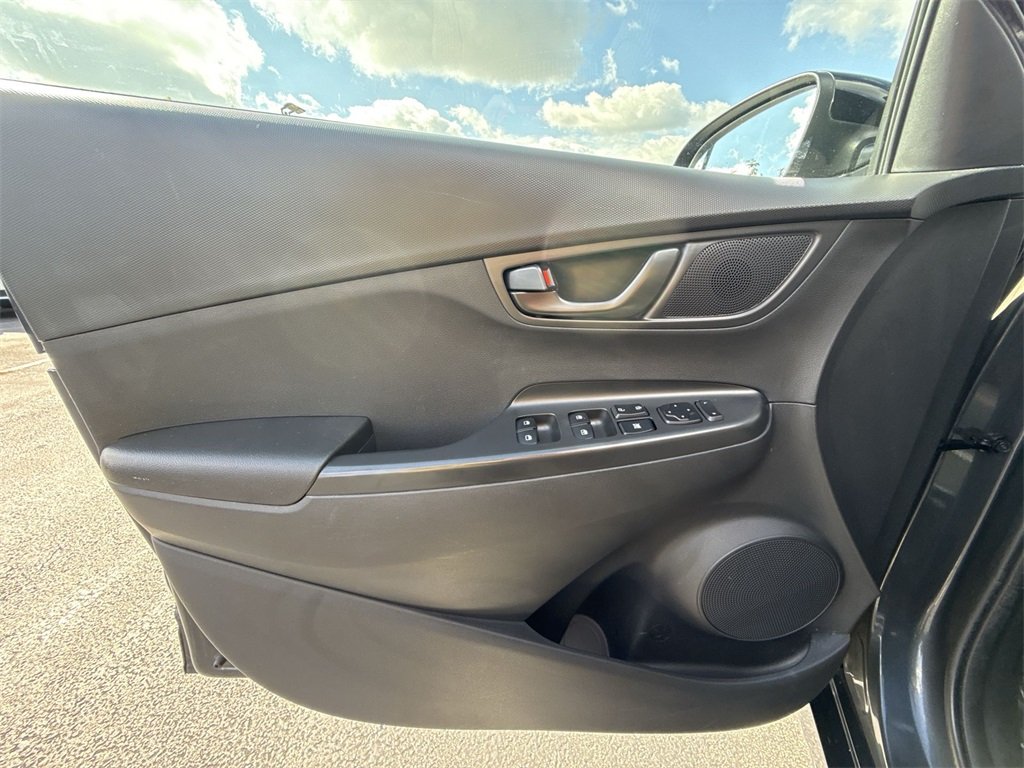2023 HYUNDAI KONA - Image 12