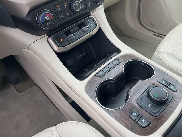 Used 2023 Silver GMC Denali image 31