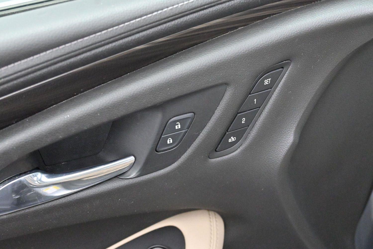 Used 2019 Satin Steel Metallic Buick Essence image 10