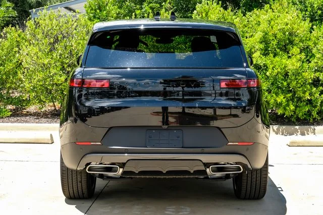 New 2026 Santorini Black Land Rover SE image 10