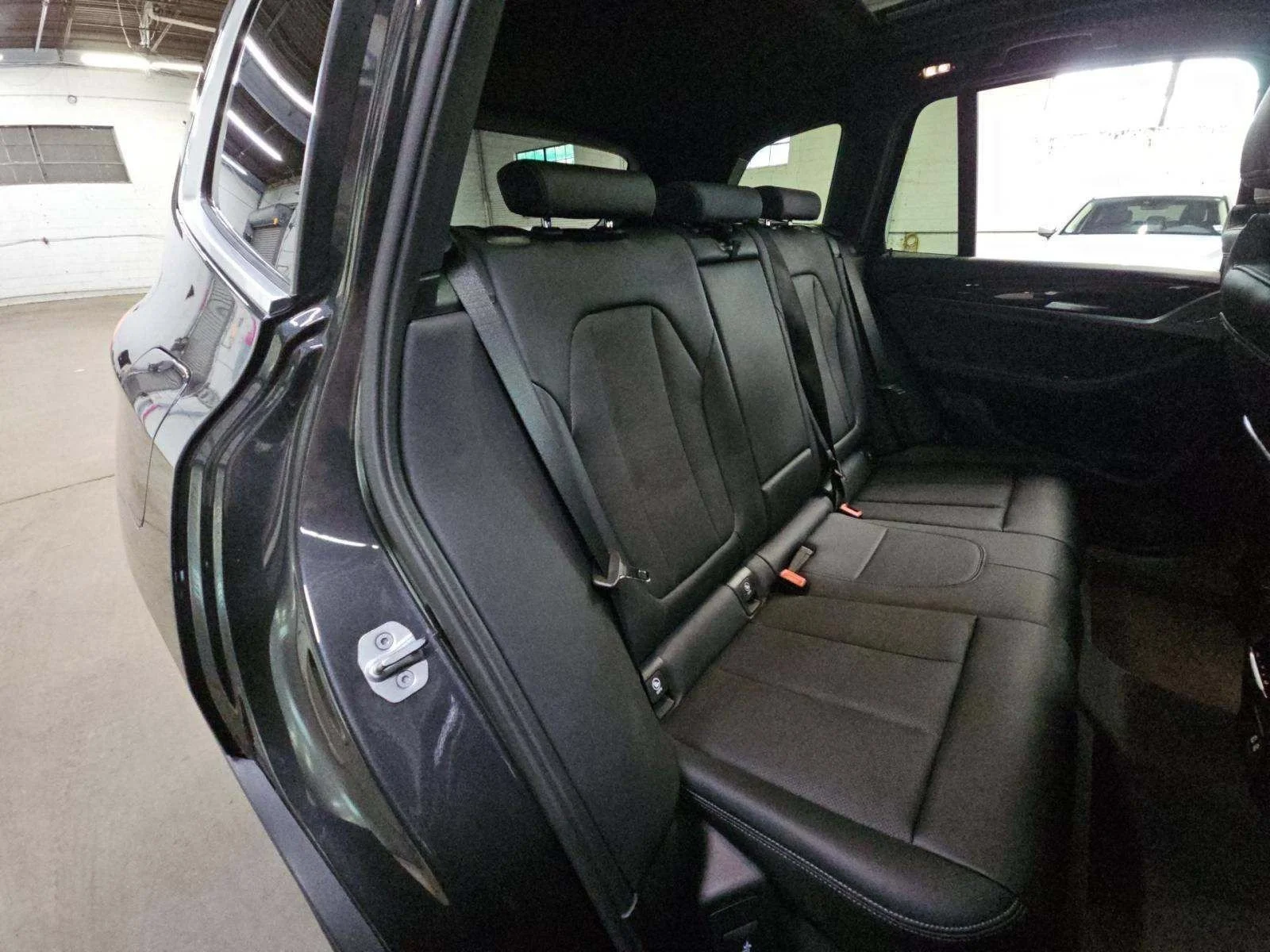 Used 2023 Dark Graphite Metallic BMW xDrive30i image 14