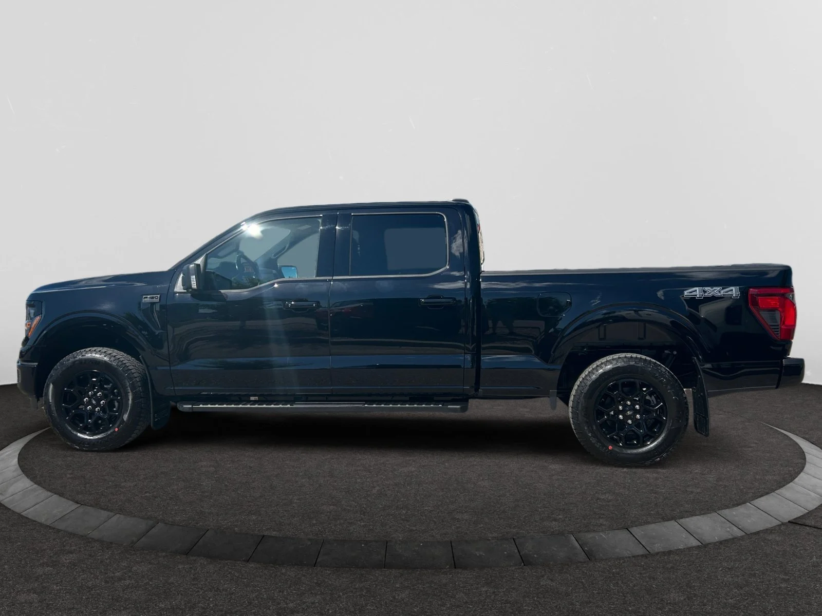 New 2026 Agate Black Metallic Ford XLT image 2
