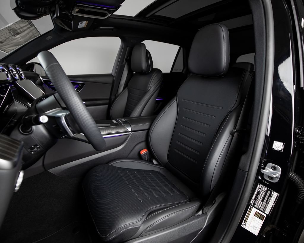 New 2025 Black Mercedes-Benz GLC 300 image 5