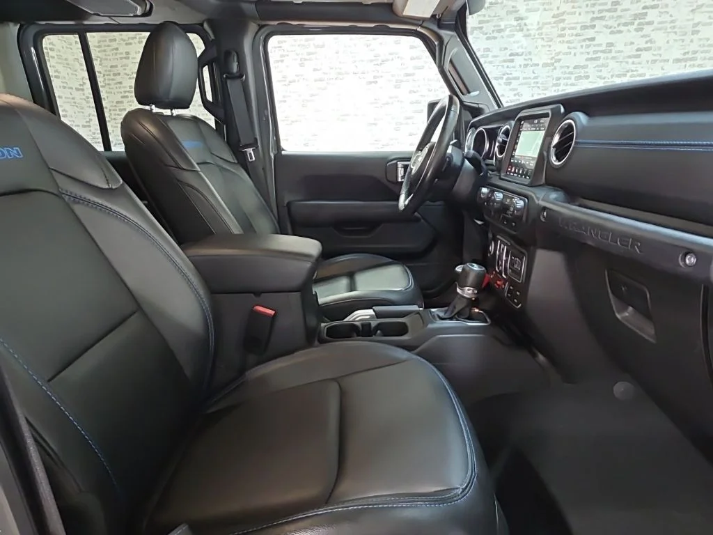 Used 2022 Sting-Gray Clearcoat Jeep Unlimited Rubicon 4xe image 10