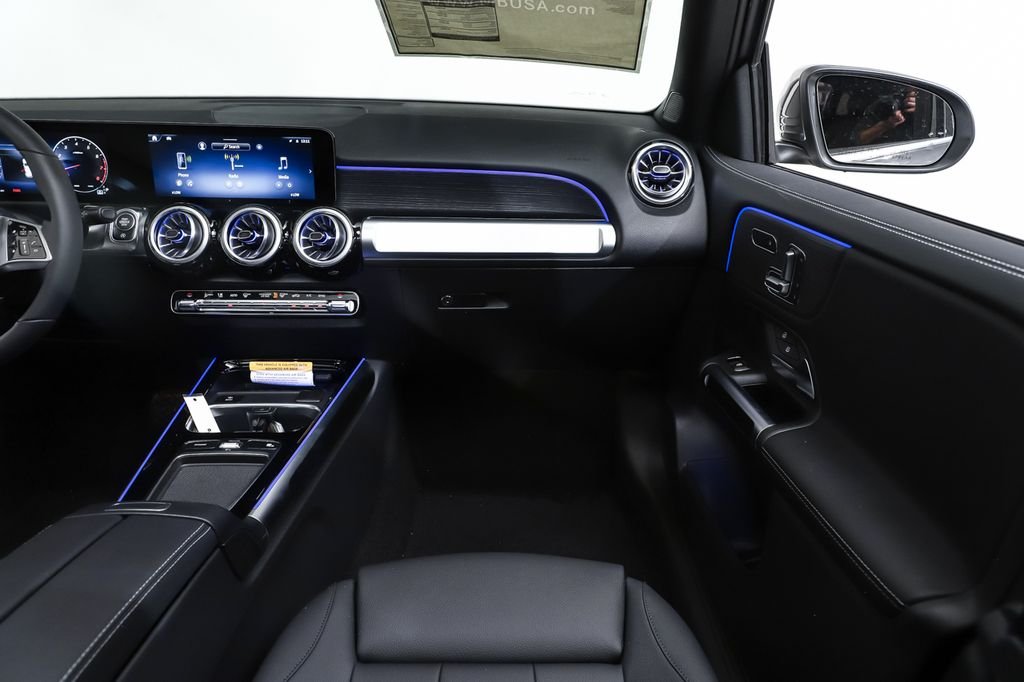 New 2026 Mountain Grey Metallic Mercedes-Benz GLB 250 image 17