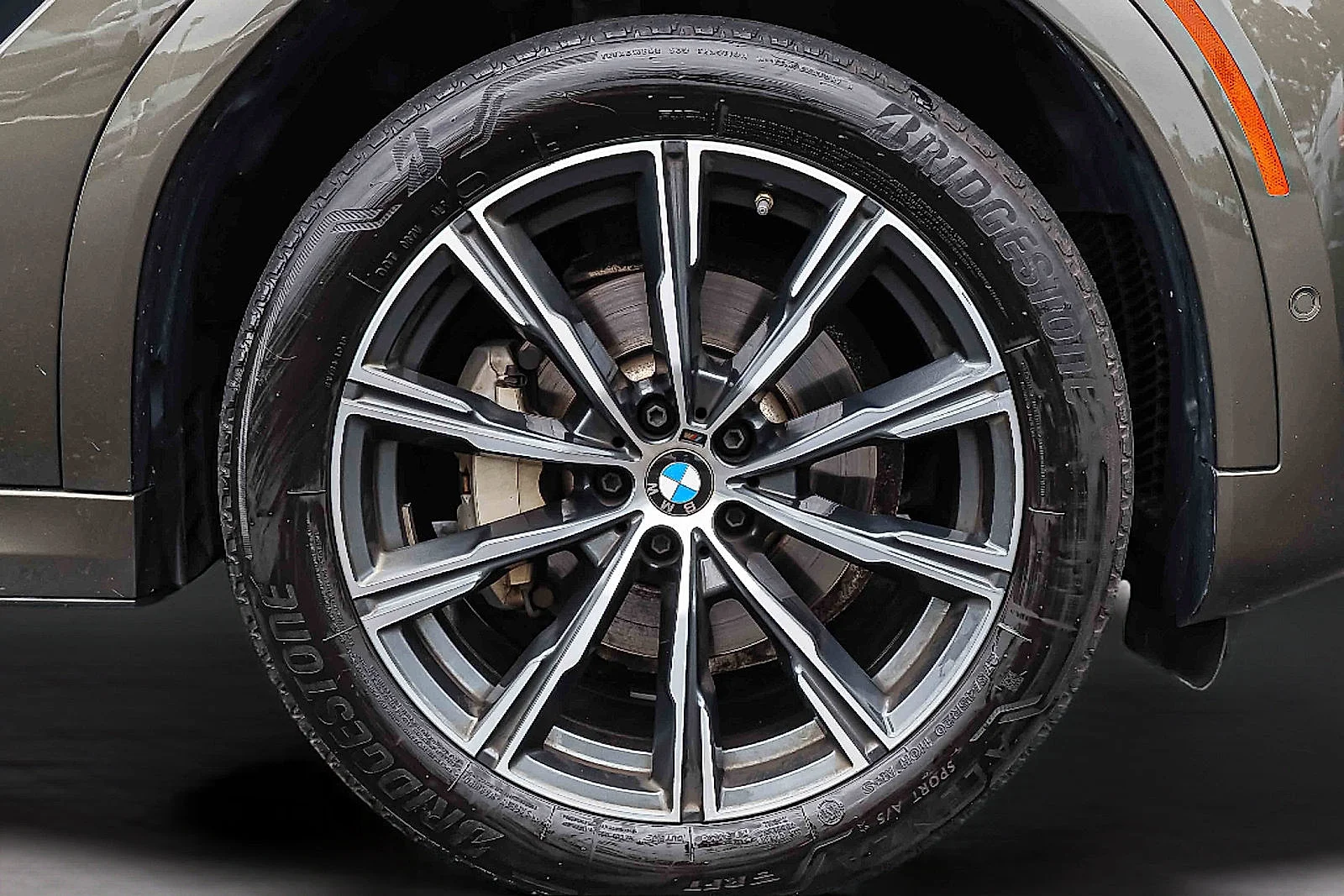 Used 2023 Manhattan Green Metallic BMW xDrive40i image 28