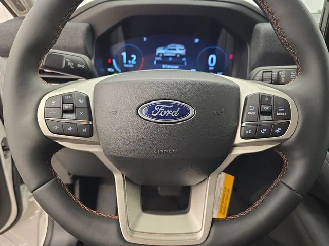 New 2026 Star White Metallic Tri-Coat Ford Active image 36