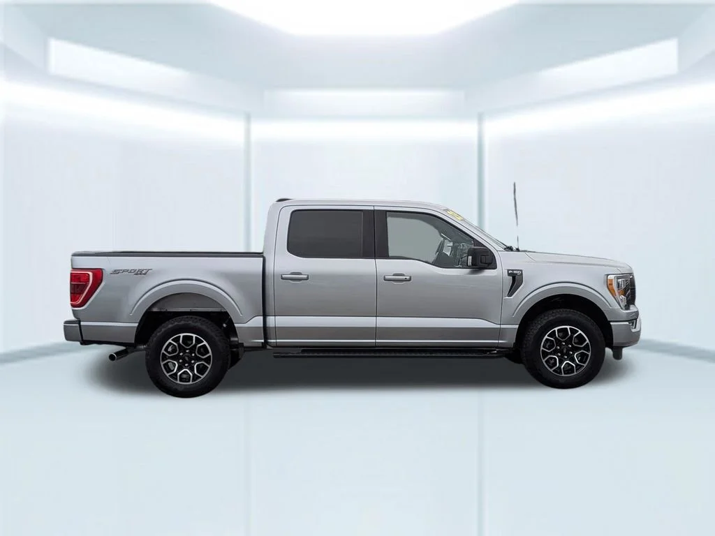 Used 2023 Silver Ford XLT image 7
