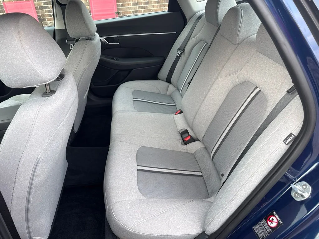 Used 2020 Blue Hyundai SE image 10