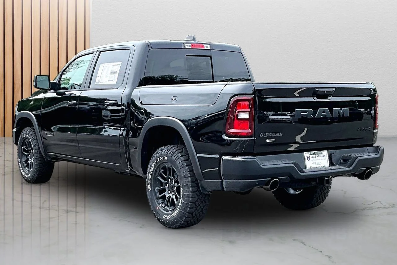 New 2026 Diamond Black Crystal Pearl-Coat Exterior Paint RAM Rebel image 7