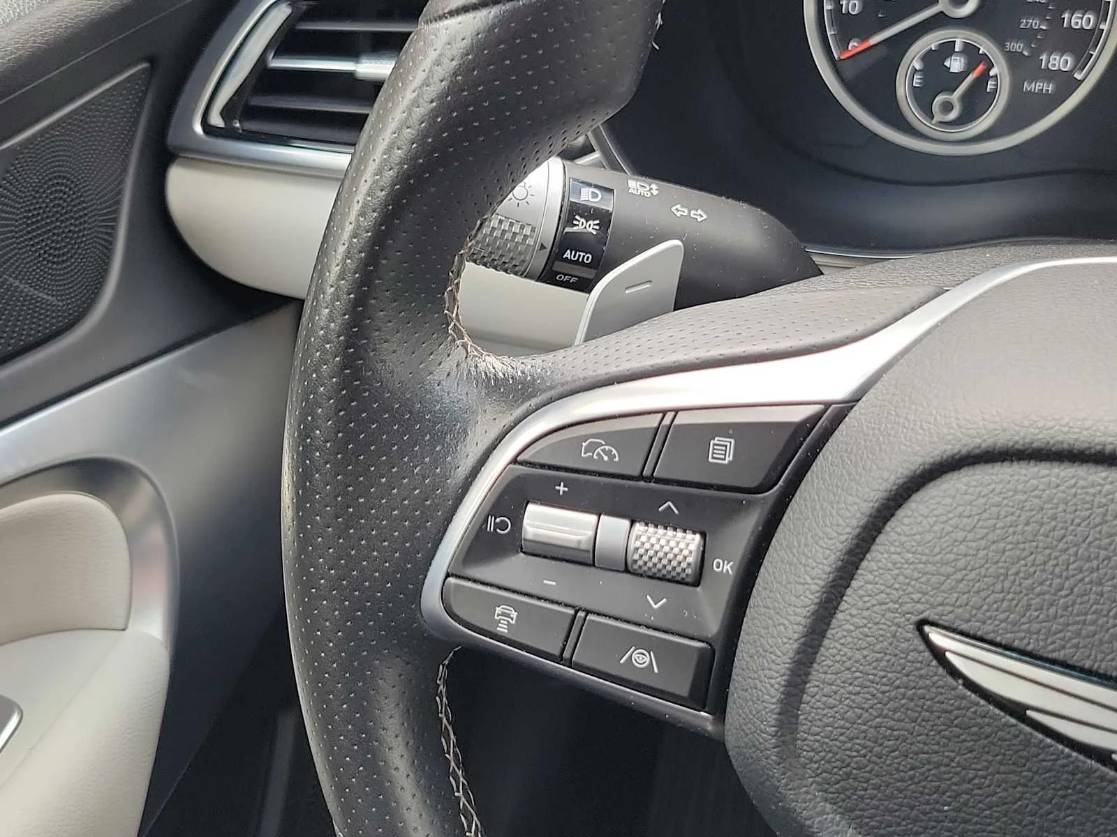 Used 2024 Silver Genesis 2.5T image 21