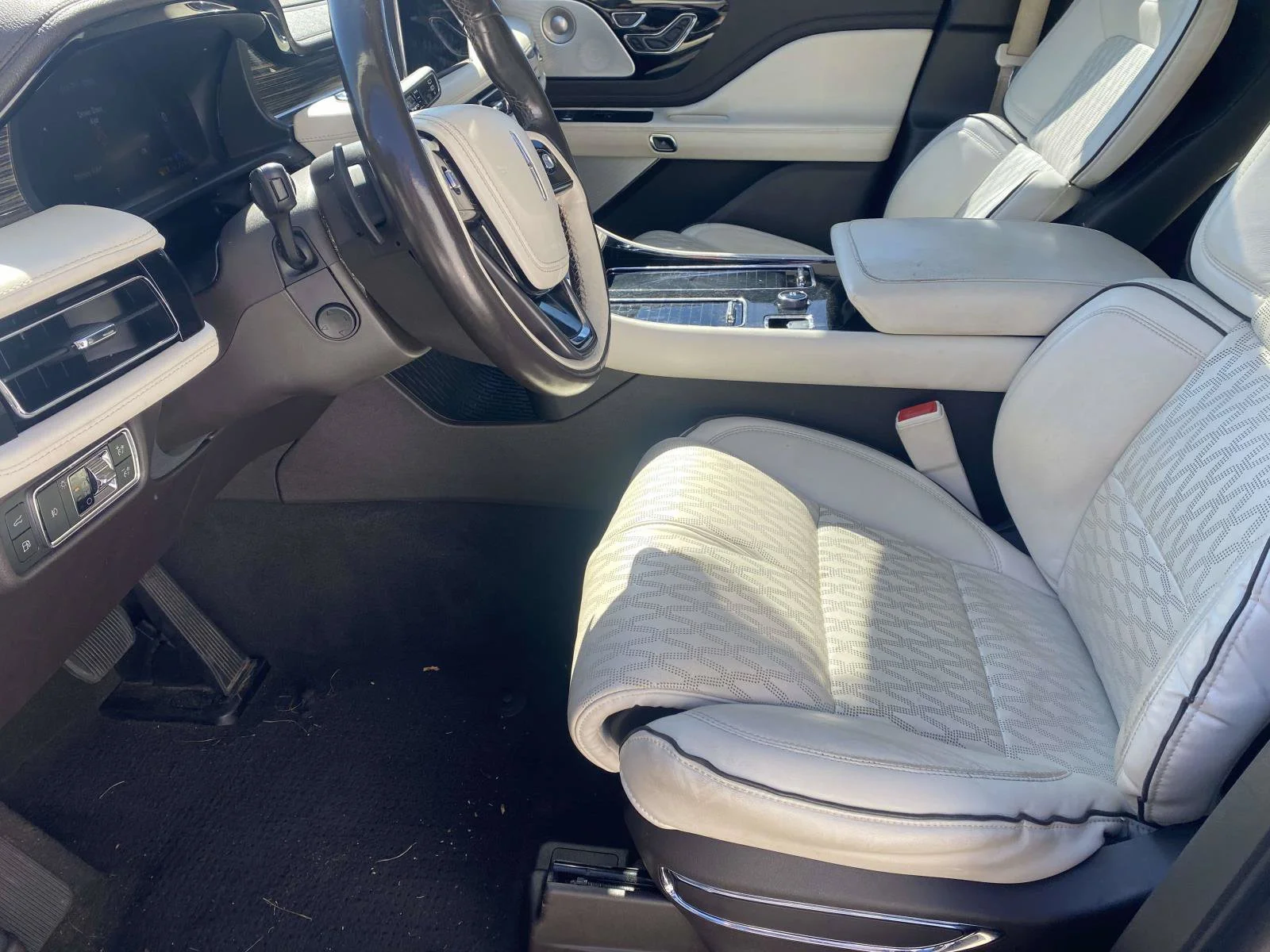 Used 2020 Gray Lincoln Black Label Grand Touring image 13