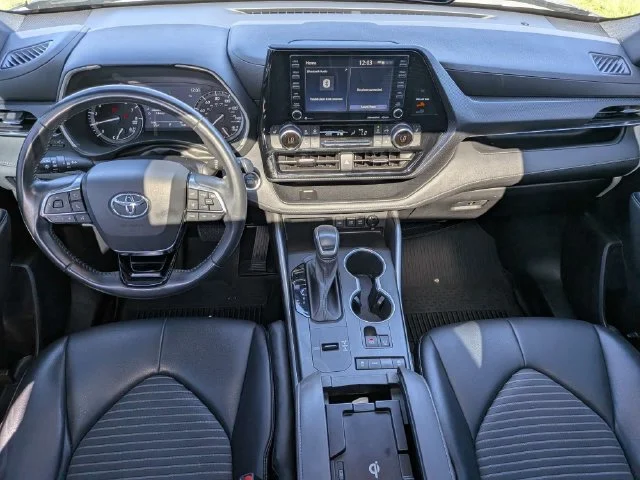 Used 2021 Magnetic Gray M Toyota XSE image 17