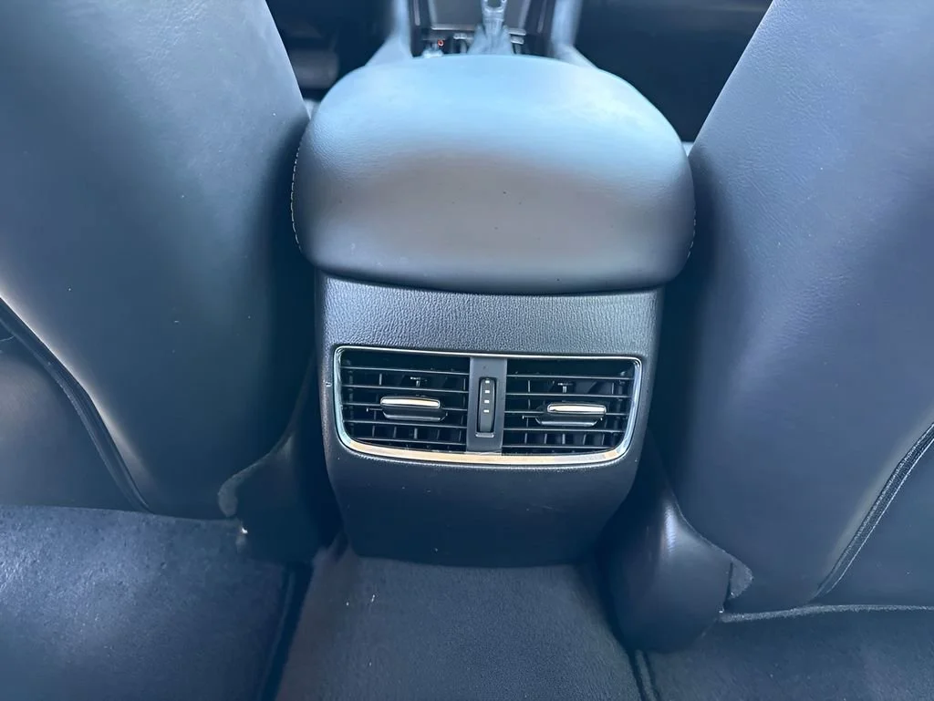 Used 2018  Mazda Grand Touring image 12