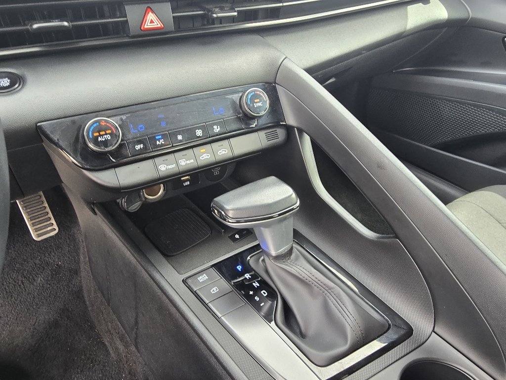 Used 2025 Intense Blue Hyundai SEL Sport image 20