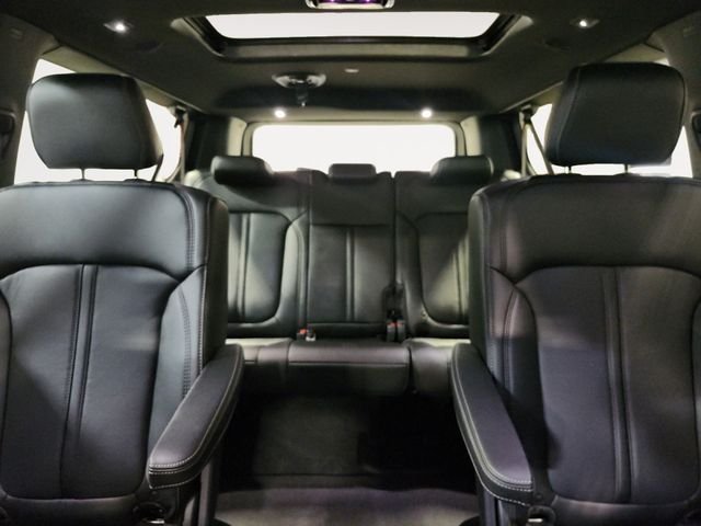 New 2026 Bright White Clear-Coat Exterior Paint Jeep Limited Reserve image 13