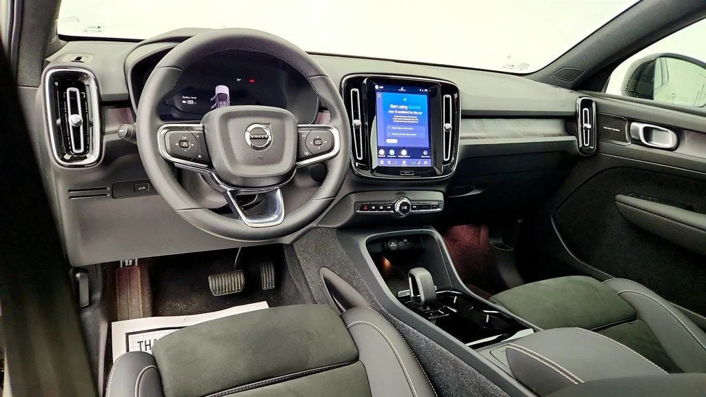 Used 2023 Sage Green Metallic Volvo Twin eAWD Ultimate with Pixel LED Headlights image 13