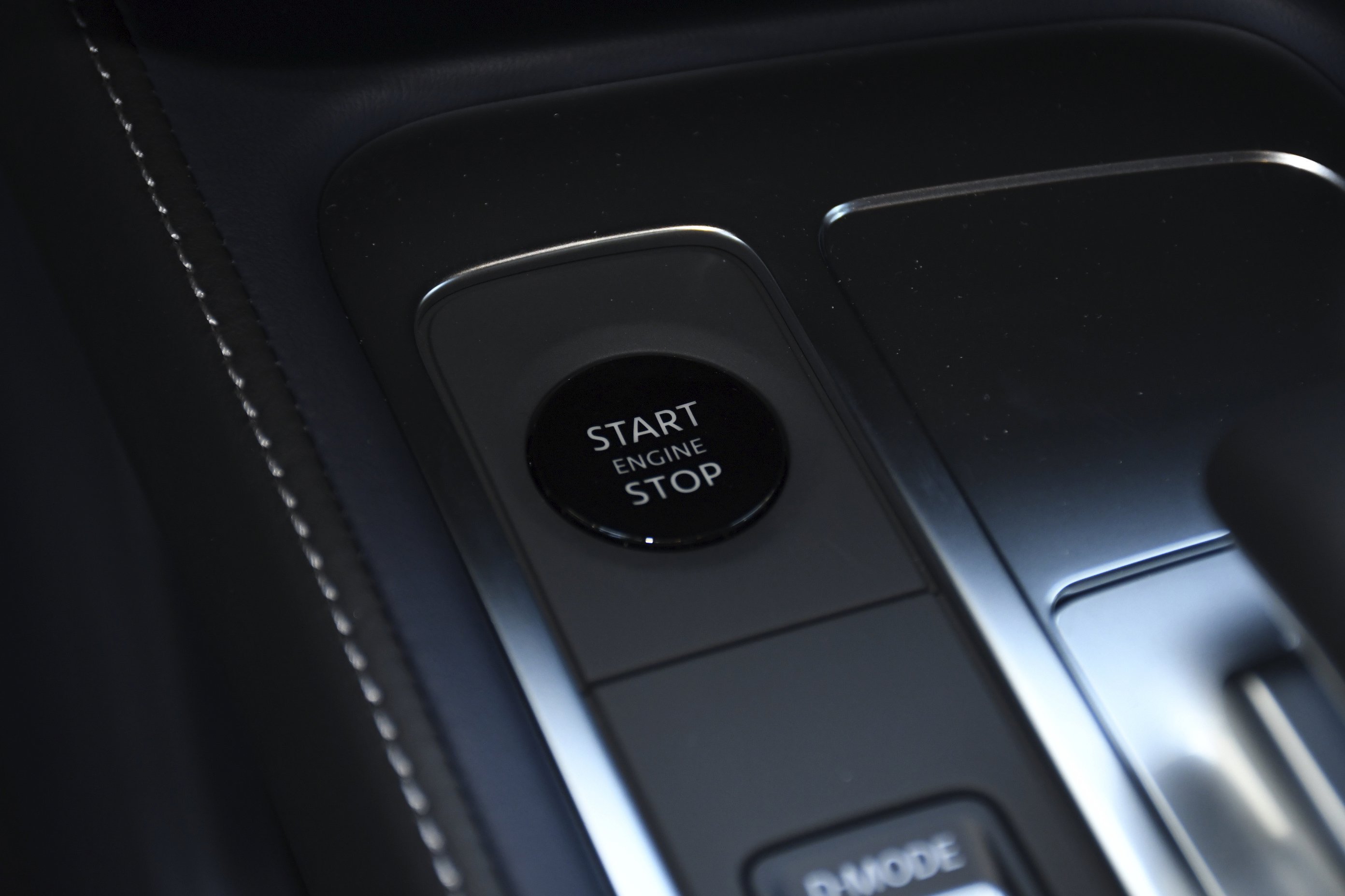 New 2026 RADIANT WHITE INFINITI Sport AWD image 16