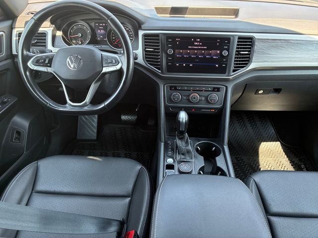 Used 2020 Pure White Volkswagen 3.6L V6 SE w/Technology image 14