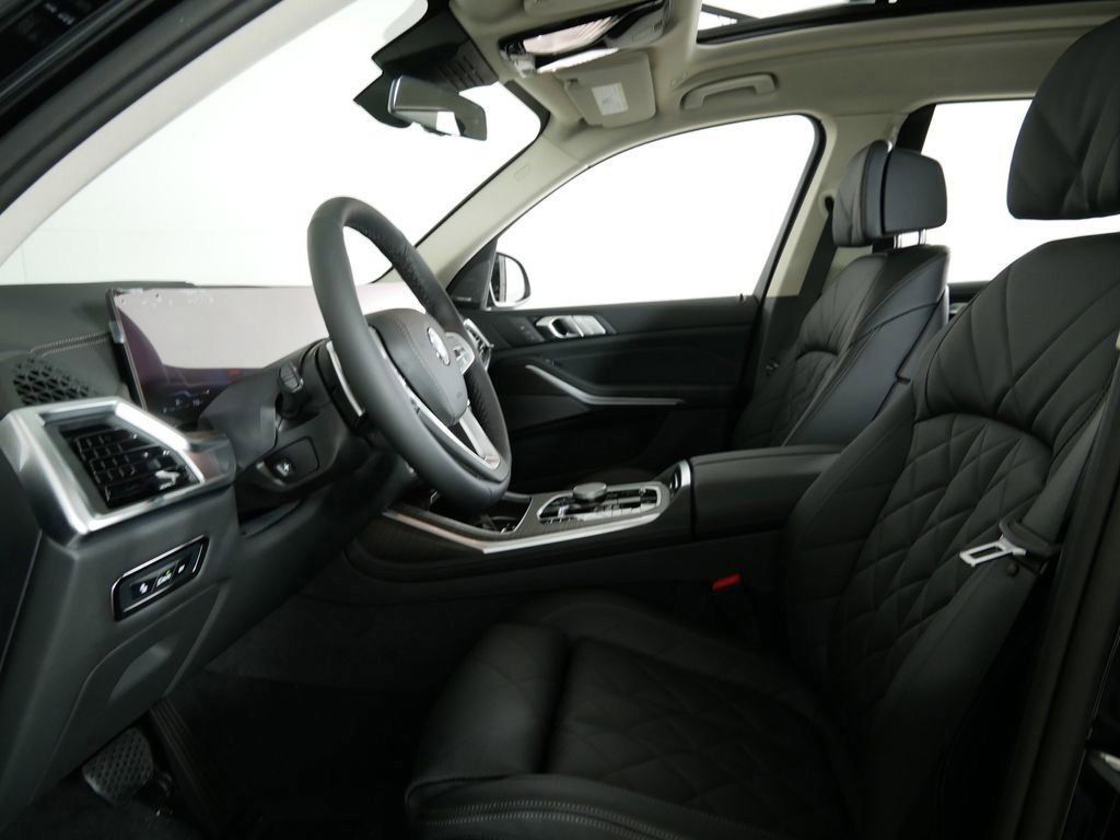 Used 2026 Black Sapphire Metallic BMW xDrive40i image 33