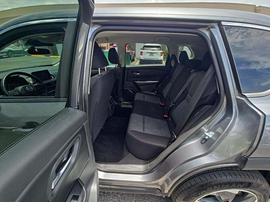 Used 2025 Gray Nissan SV image 5