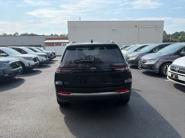 Used 2024 Diamond Black Crystal Pearlcoat Jeep 4xe image 6
