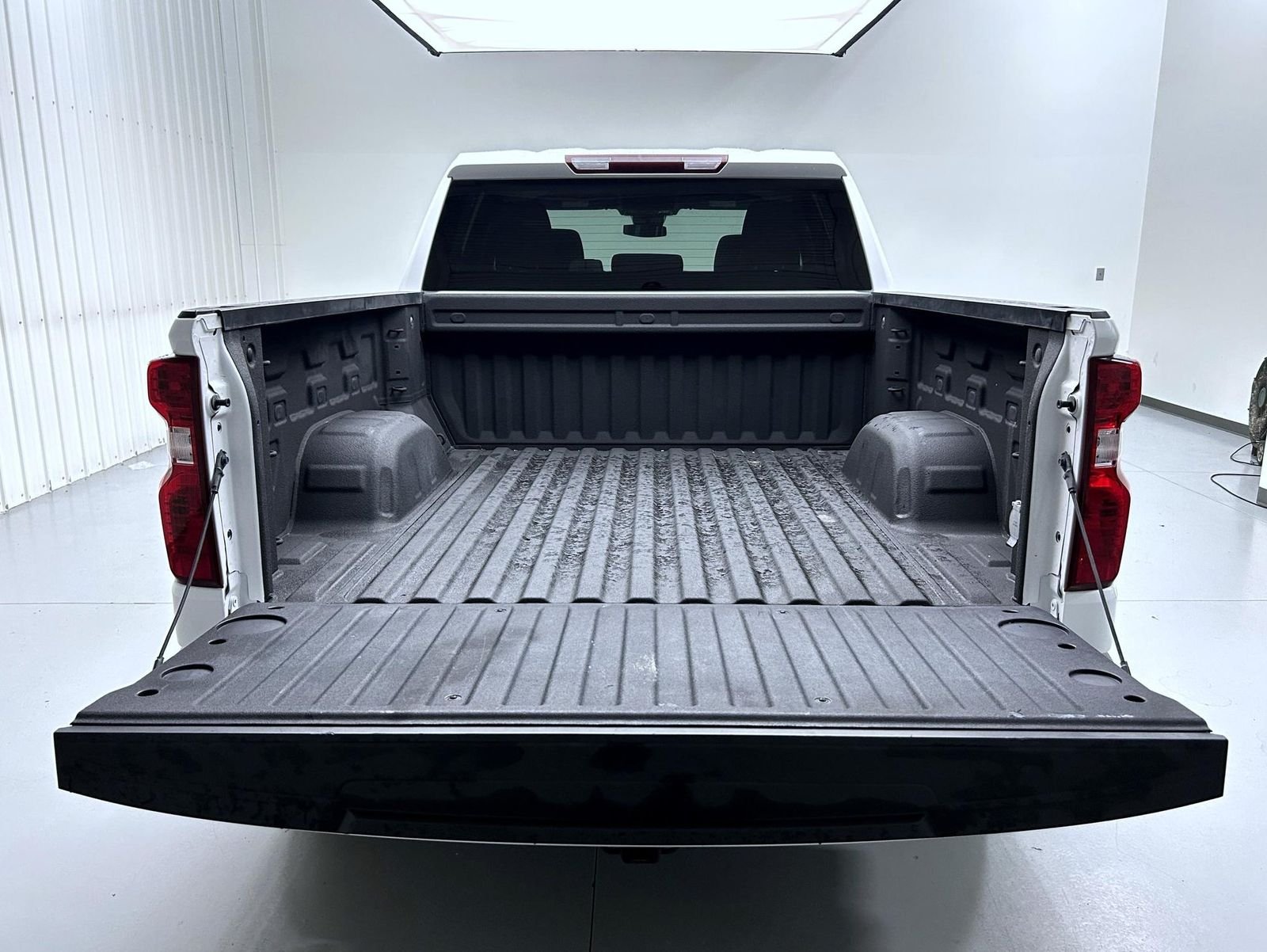 Used 2023 White Chevrolet WT image 21