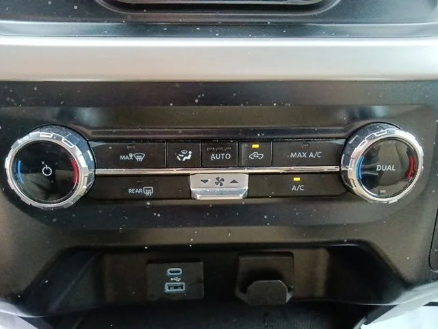 Certified Used 2023 Oxford White Ford XLT image 24