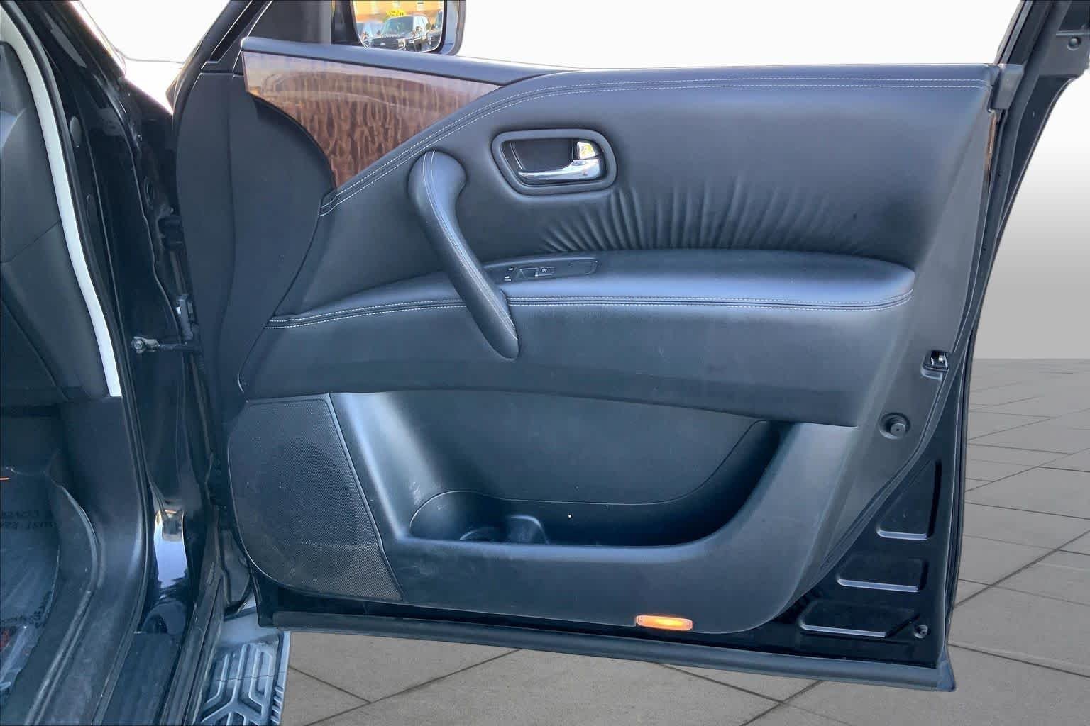 Used 2019 Super Black Nissan SL image 21