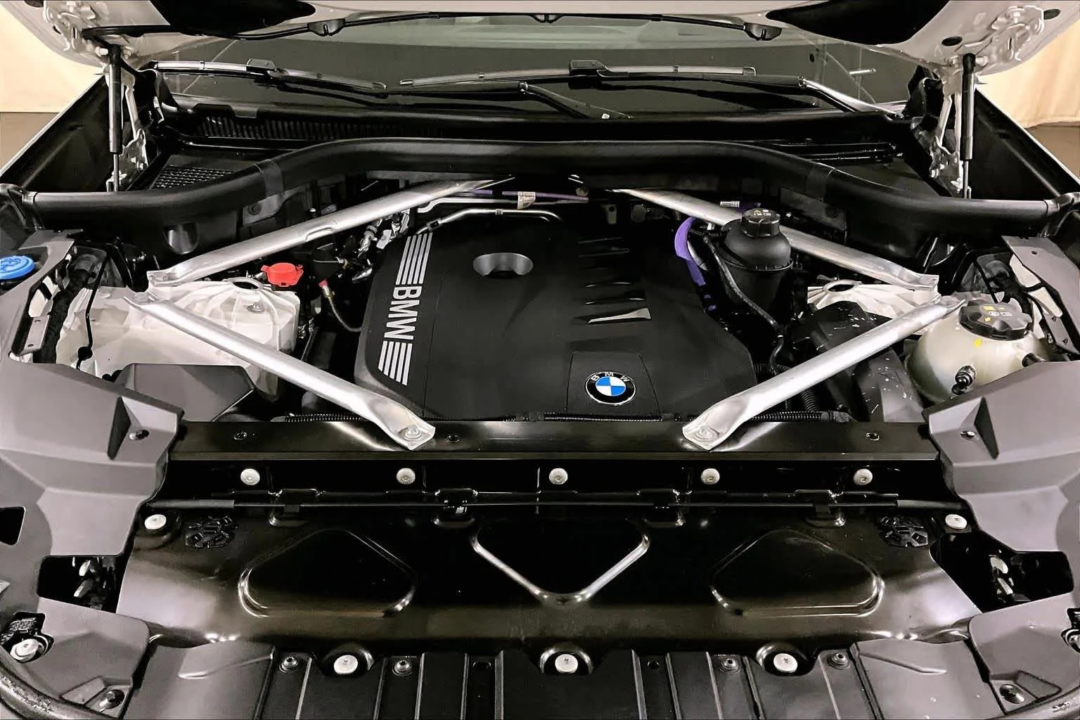 Used 2024 Alpine White BMW xDrive40i image 29