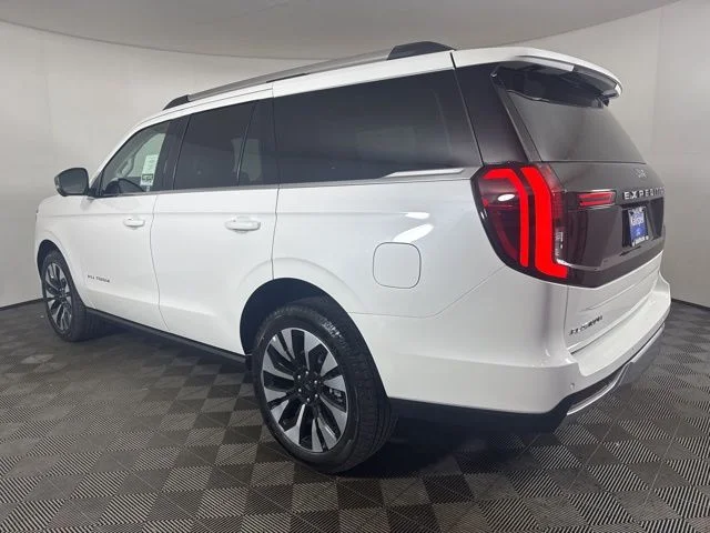 New 2026 Star White Metallic Tri-Coat Ford Platinum image 6