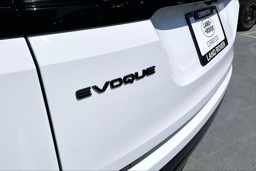 New 2026 FUJI WHITE Land Rover S image 9