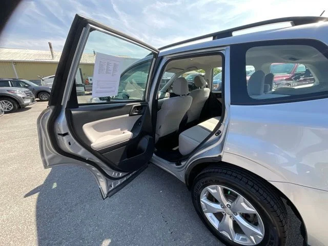 Used 2015 Silver Subaru 2.5i image 11