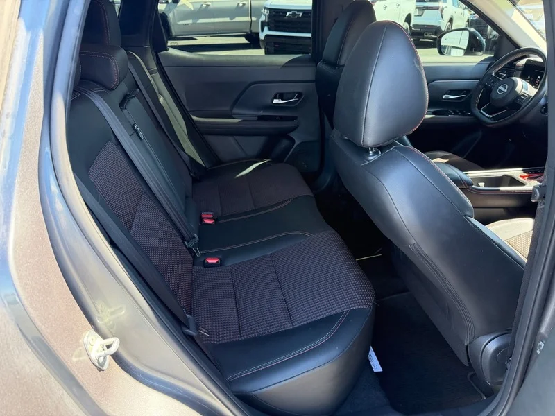 Used 2025 Gun Metallic/supe Nissan SR image 19