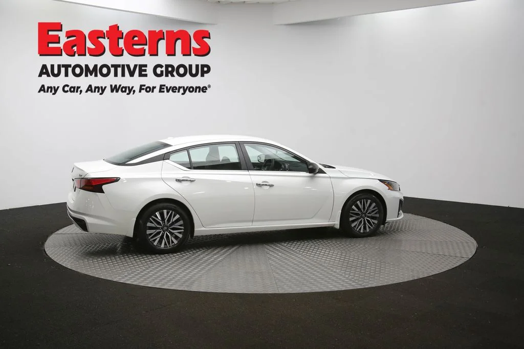 Used 2024 White Nissan 2.5 SV image 42