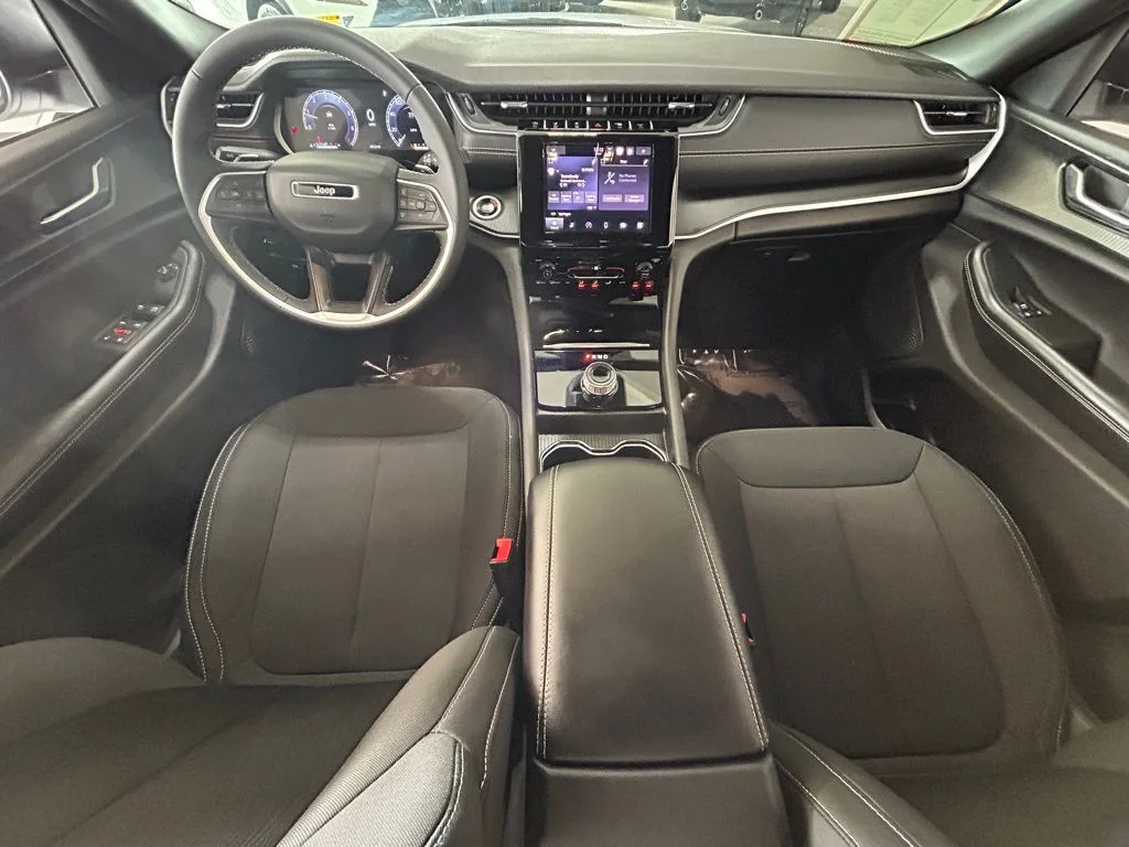 Used 2025 Bright White Clearcoat Jeep Laredo image 10
