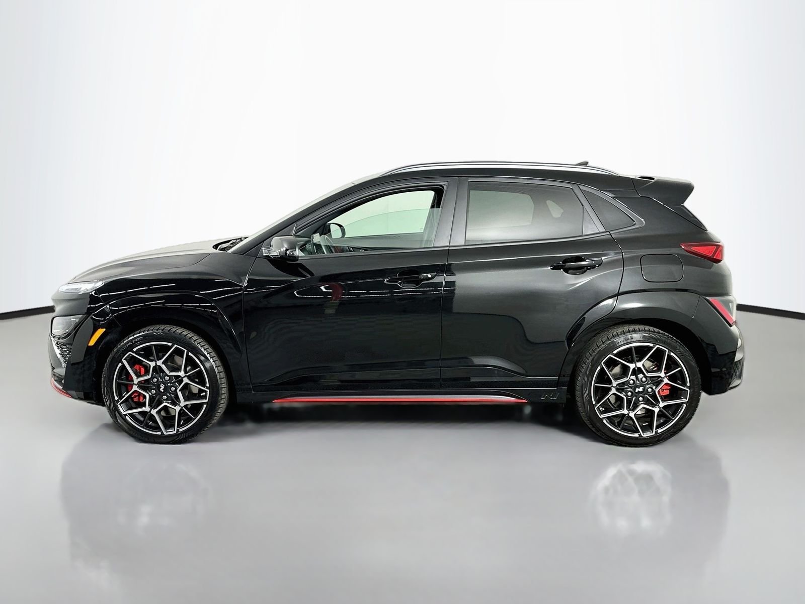 Used 2023 Ultra Black Hyundai Base image 4