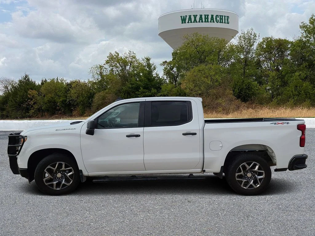Used 2023 White Chevrolet WT image 3