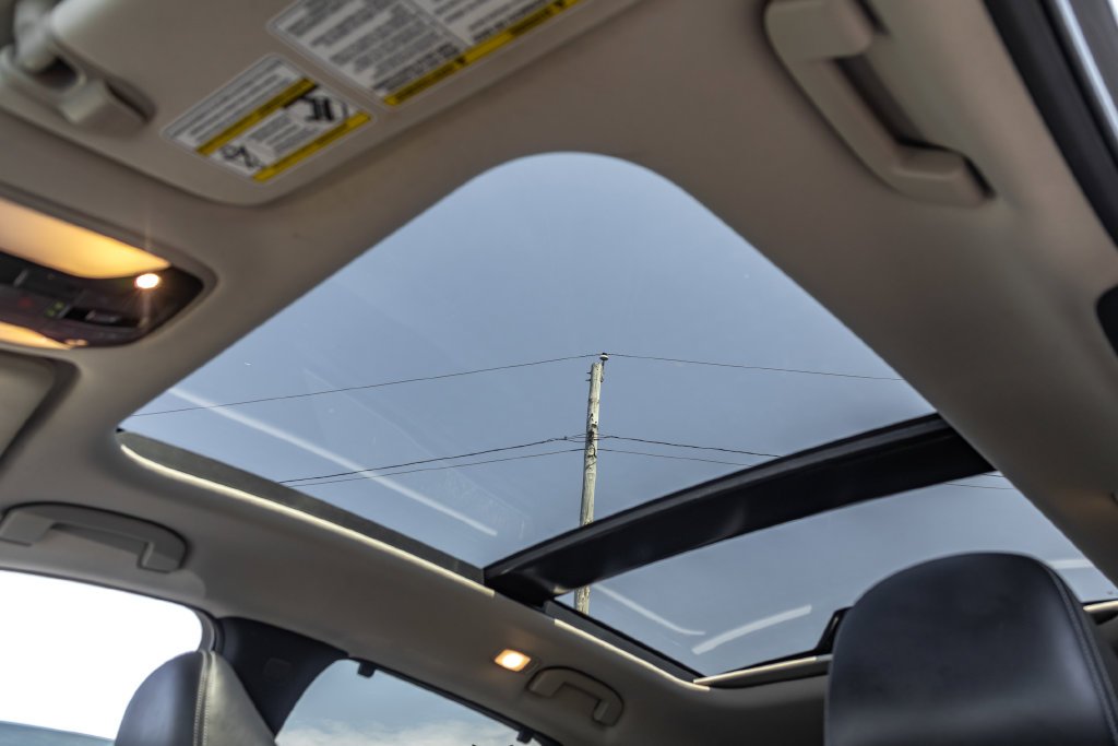 Used 2021 Blue INFINITI Sensory image 16